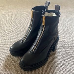 (NEW) Michael kors Zipper Front Booties Boots Size 7.5